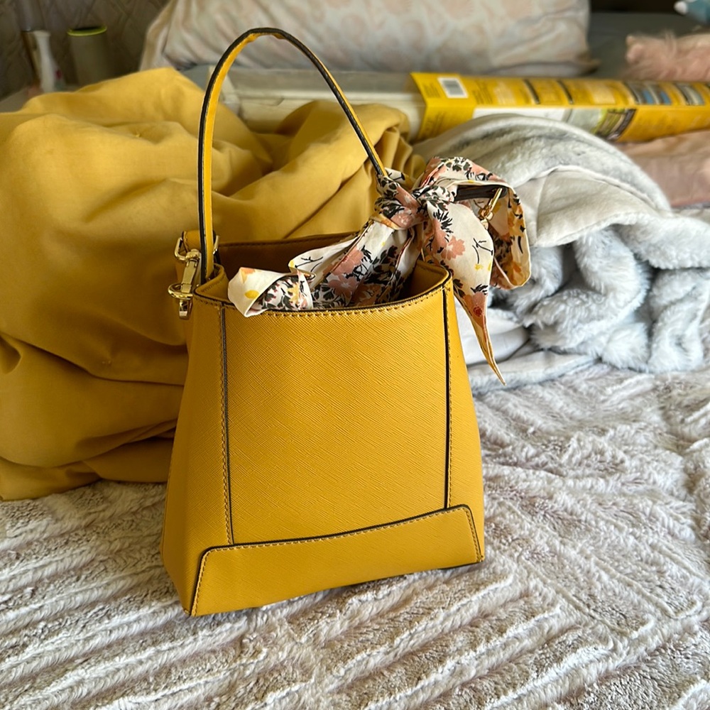 Steve Madden purse